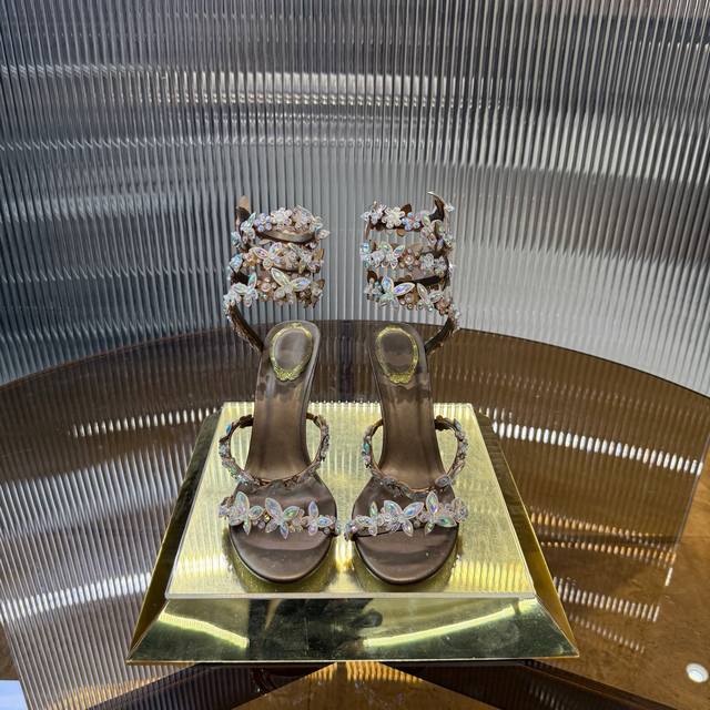 Lv Archlight 2.0 catwalk model: Future Warrior! Thick sole 10cm is not a dream!