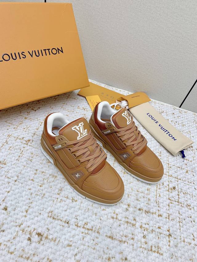 Bottega Veneta's hottest new sneakers, casual shoes, Dexterity shoes, couple sty