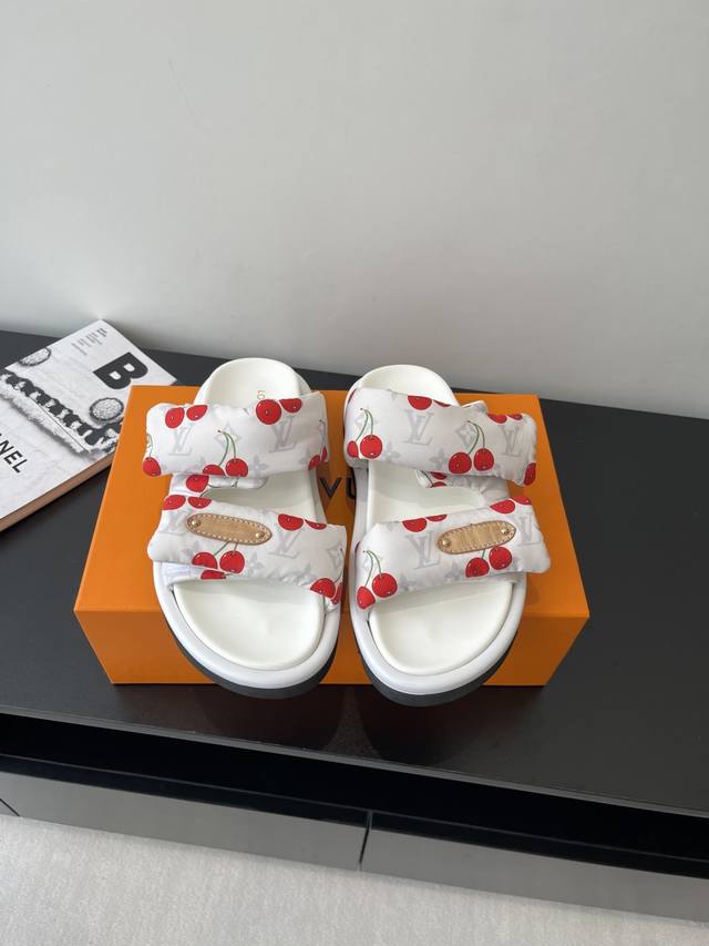 Prada 25th new cow color leather dancing shoes, small leather shoes, loafers, re