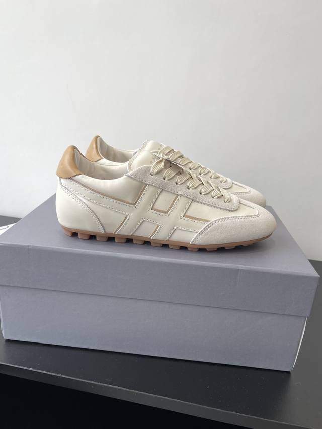 Prada 2025Ss Spring and Summer new product Saffiano cow color leather high-heele