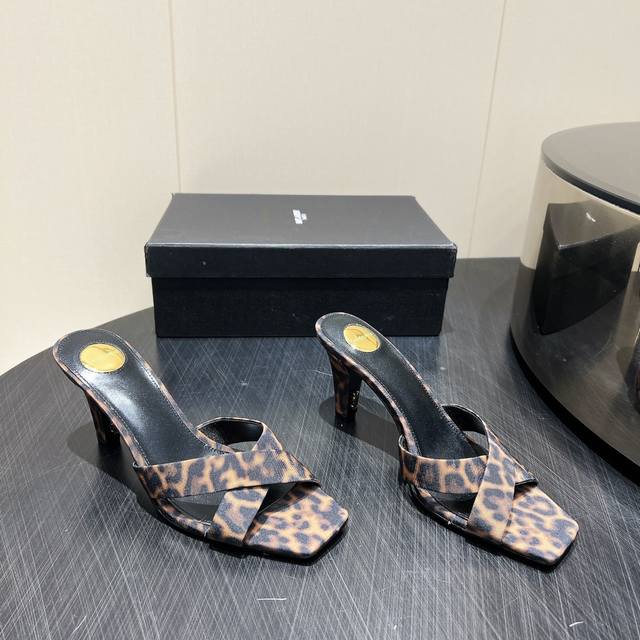 25 The hottest high-heeled gold-plated thick-heeled cap shoes in early spring, h