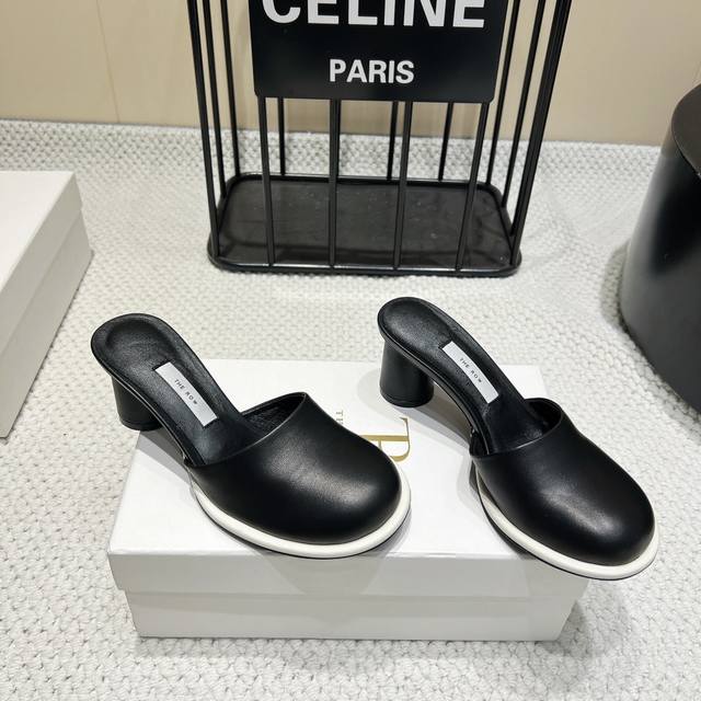 High version men + 10 women same style new casual shoes on sale, same style whit
