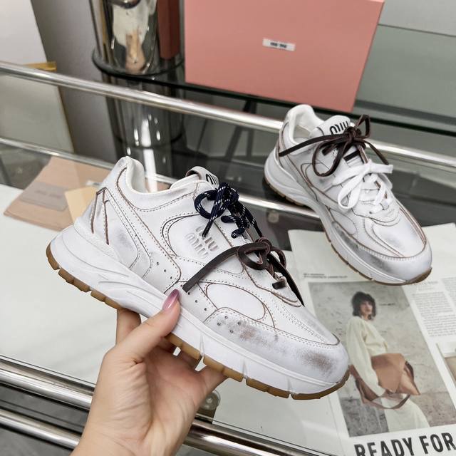 New spring and summer grandma shoes, Ma Sichun appeared in Loro Piana relaxed we