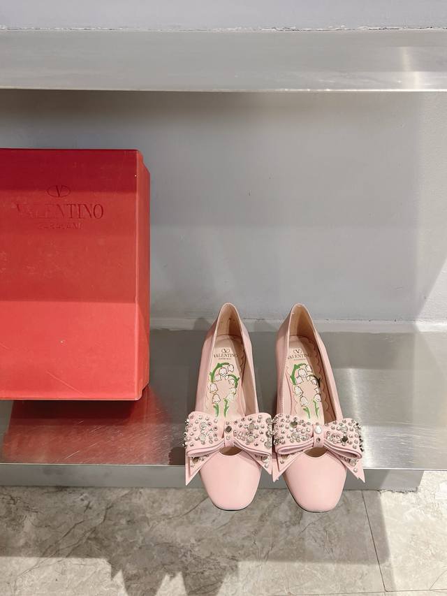 Fanjia 25th season new arrival Size 35-43 Price P Rubber sole Price P Leather so