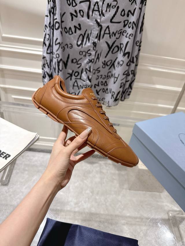 Lv new denim kitten heel slippers are a must-have for goddesses in summer 2025.