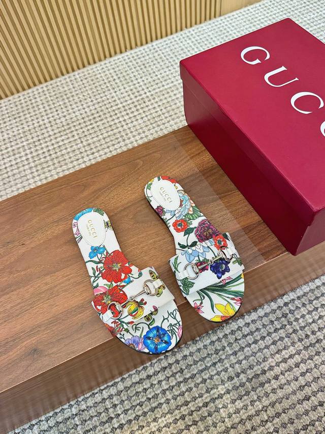 Valentino new mid-top sneakers! Handsome Tan Jianci, Zhang Yixing and Li Ronghao