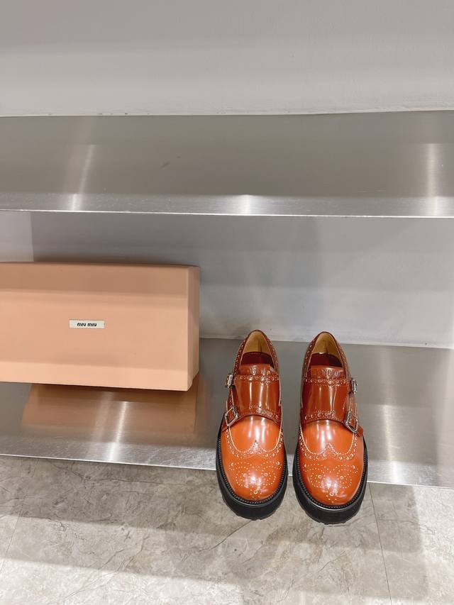 Dior classic Paris catwalk style counter new product pointed toe shoes series Th