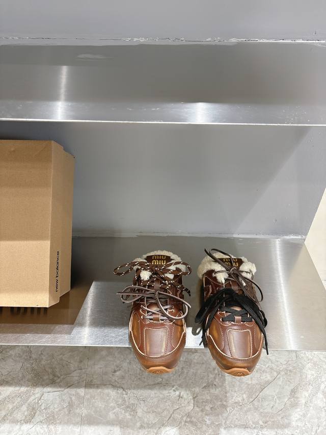 Women's and Men's Herm