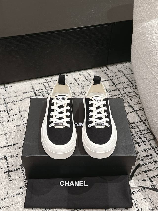 Celine Fisherman's Shoes Upper: PP grass leather Lining: Sheepskin Midsole: Hemp