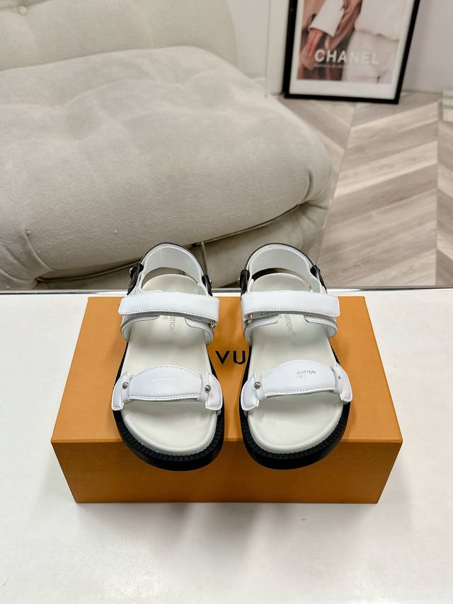 Celine Celine top layer cowhide, sheepskin lining. Original oil edge craftsmansh