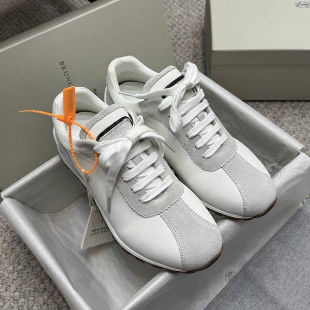 Alexander Wang slippers, a must-have for leisure! The concave and convex massage