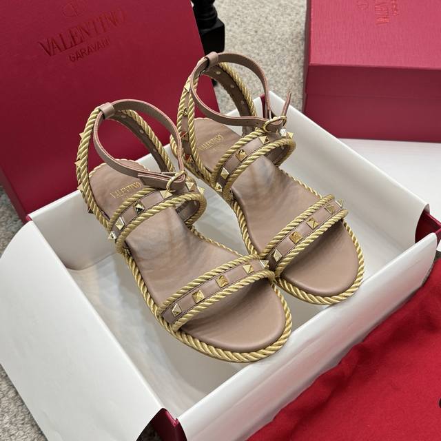 Alexander Wang diamond slippers, a must-have for leisure! The concave and convex