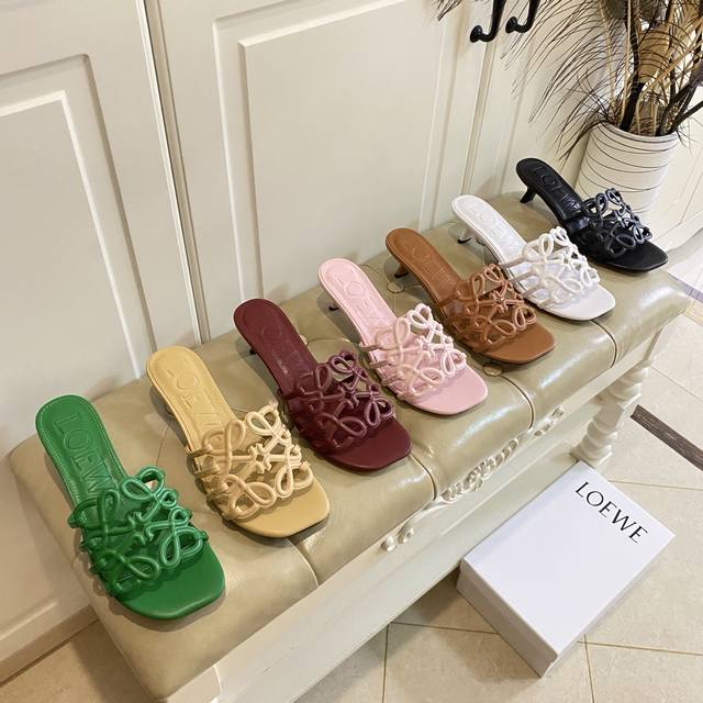 Fendi latest wide padded slippers, velvet Ff jacquard fabric + embroidery crafts