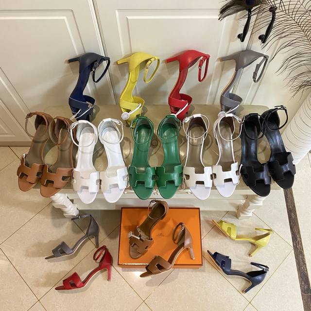 Fendi's latest hit wide-leg thick flat slippers, made of off-white denim with re