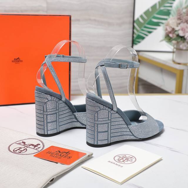 25Ss Spring/Summer new Di*R D-Lane sandals with hollowed-out slippers These D-La