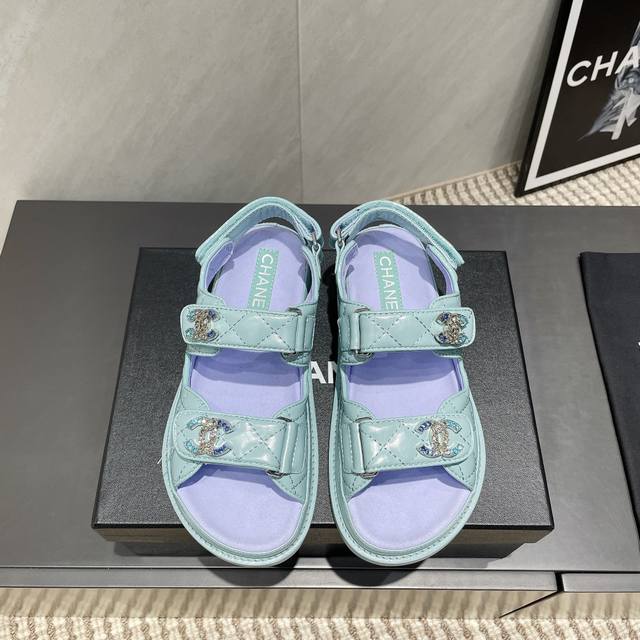 Women's, Men's Crocs Balenciaga Jibbitz Balenciaga little whale, hole shoes on t