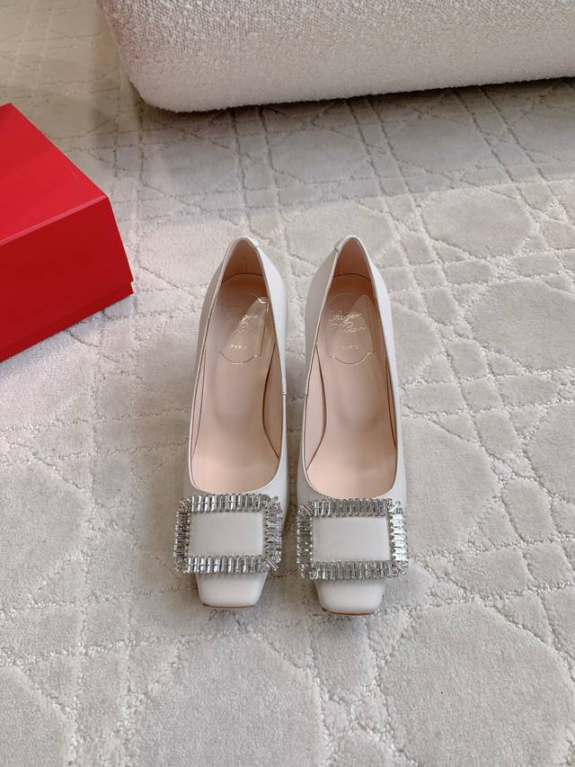 Main model for women and men, size 10 Correct version, top quality! Chanel 25P s