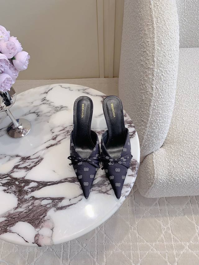 New! Gucci Gucc