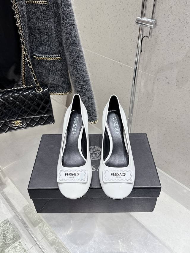 Chanel 25 new diamond buckle color matching sheepskin pointed lace-up wedge heel
