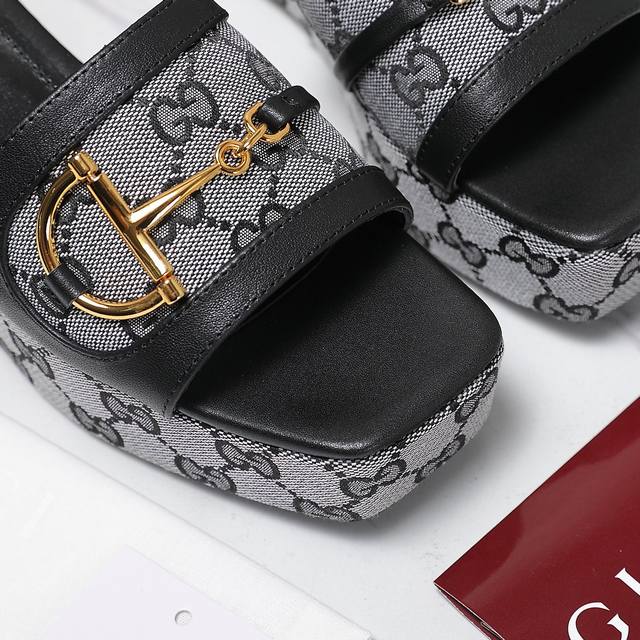 Price: Valenti*O. Valenti large V buckle single shoes latest series highest vers