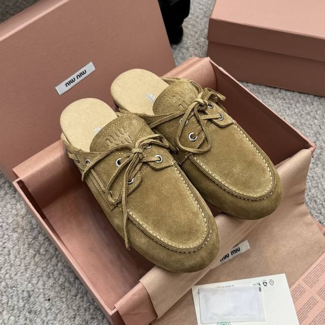 Price: Valentino's hottest new product The new mules are so comfortable to wear.