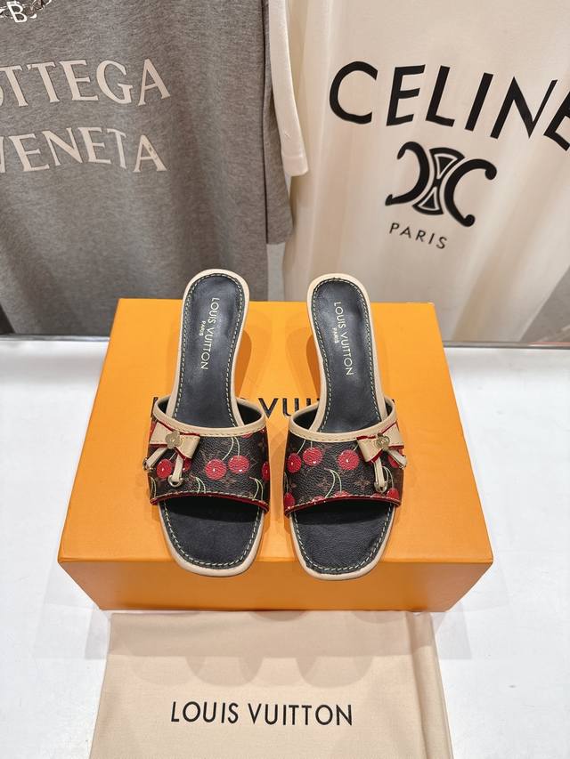 Top quality Herms Ss25 suede slippers new Gentle suede with tough rivet design,