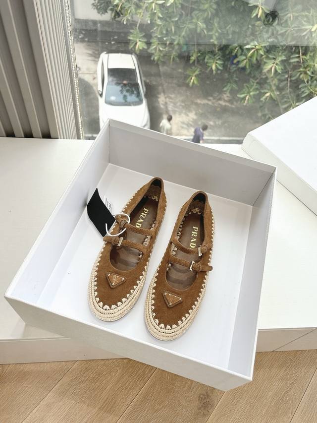 25Fw Spring and Summer new Chanel double C half slippers A classic style that yo