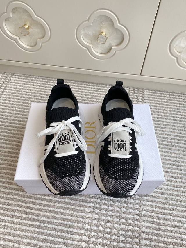 Factory Price P Burberry Burberry slippers new models are on the market Perfect
