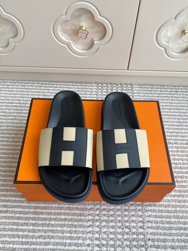 Factory Price P Prada New Spring and Summer Women's Wear