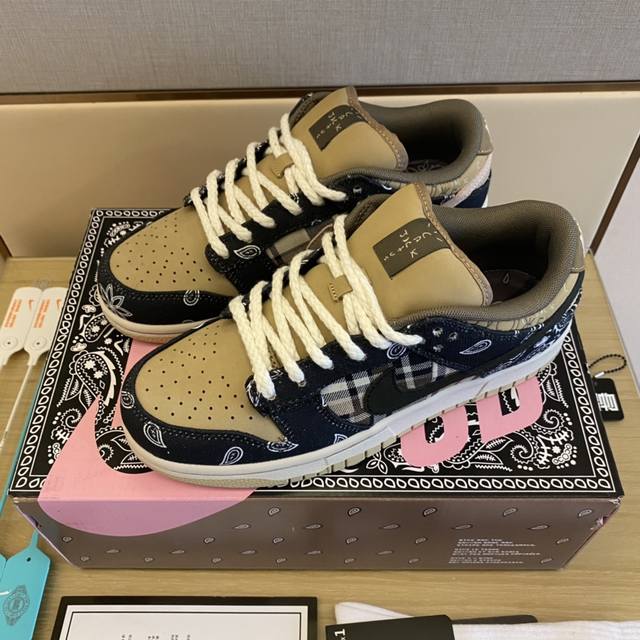 Factory Price: RMB The latest Gucci lace-up loafers are mainly matched with vari