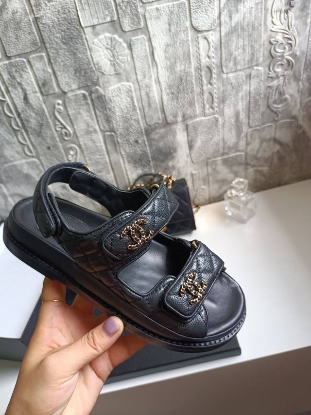 High quality factory! Top quality Celine 25 spring and summer new woven upper th