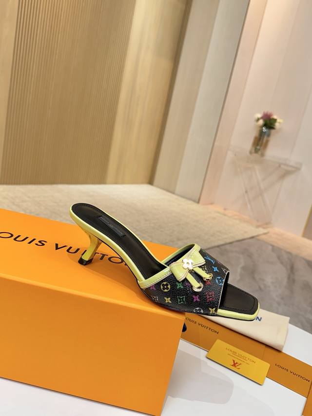 impulse price: P 2025 Pujia latest model 35-43, - leather bottom plus 30