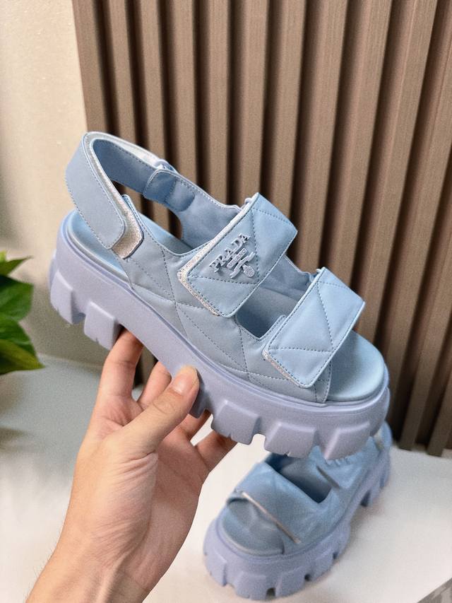 Made in Dongguan # 225 / Balenciaga's flashing 3Xl and Urnner hot diamond dad sh