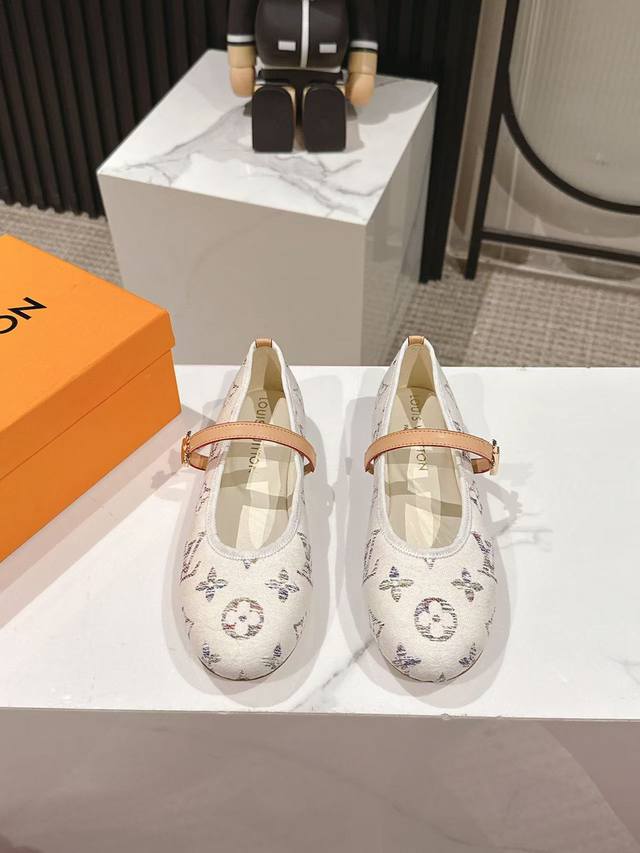 Without diamonds With diamonds Alexanderwang Aw new thick-soled slippers Xiaobai