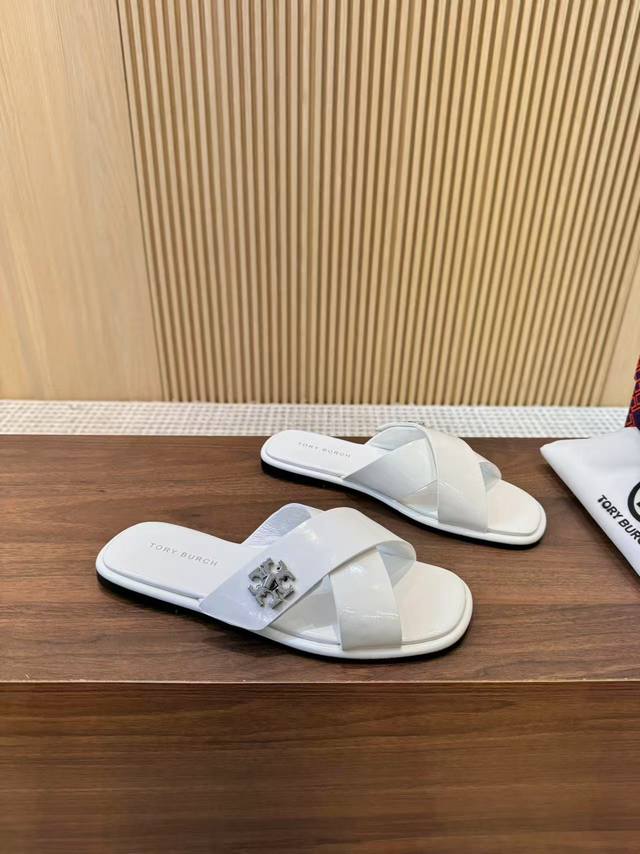 Miumiu Miu Miu 25Ss spring and summer Roman sandals are gorgeously launched. The