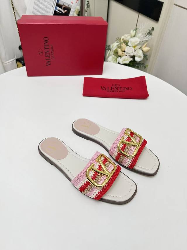 Miumiu slippers are purchased from Zp, developed and manufactured with all custo