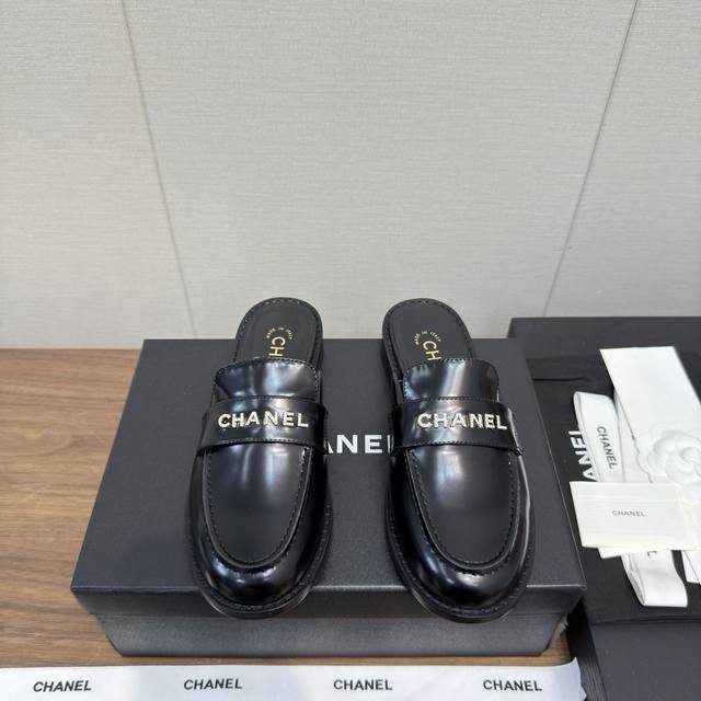 Celine 25 new leather flip-flops. The whole pair of shoes is purchased from Zp,