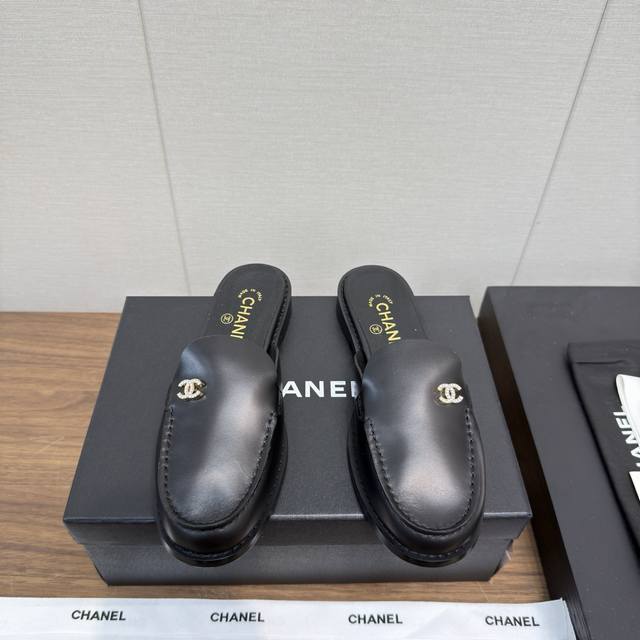 Fendi 25Ss Fendi series flat slippers A must-have every year, Ff slippers have a