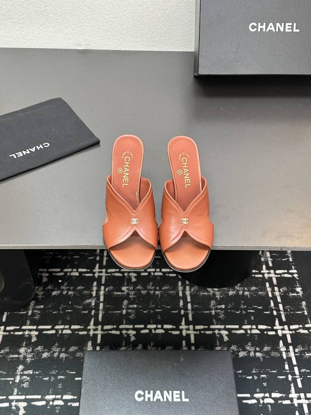 Top version Chanel 2025 spring counter top double C sandals This classic design;