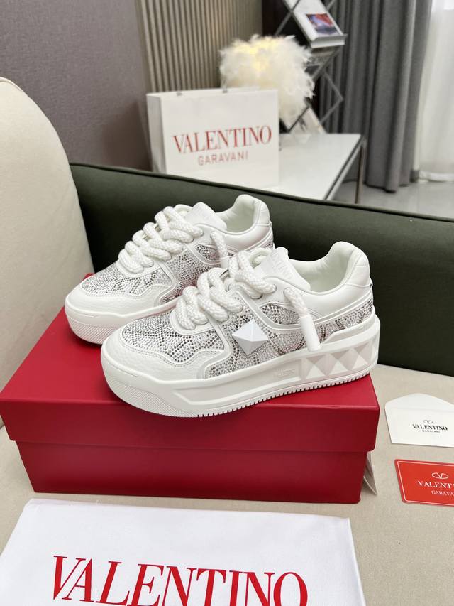 Chanel 25S latest summer thick-heeled sandals! Many influencers wear them on Ins