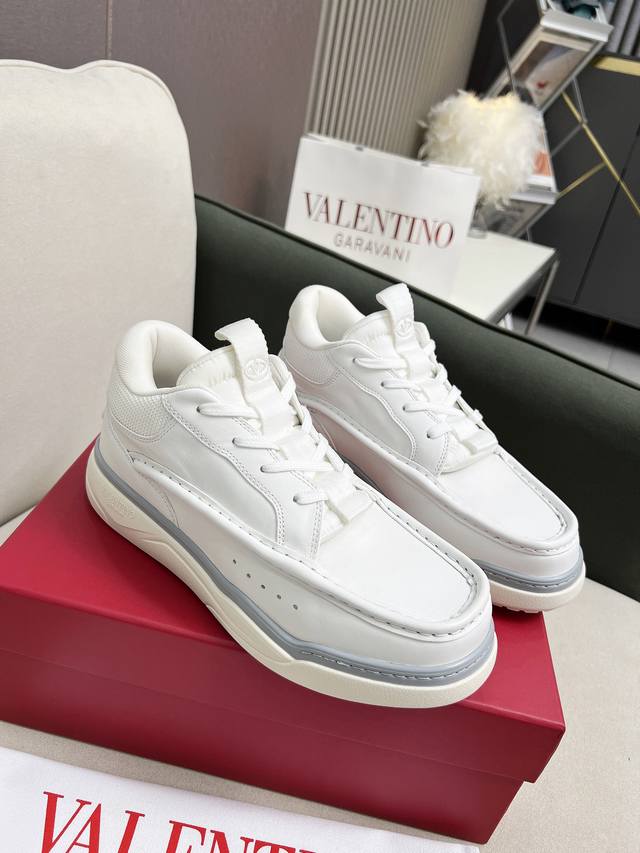 Chanel 25S latest thick-soled sandals with chain are worn by many internet celeb