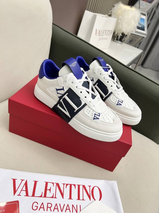 New H brand. Spring and summer. New version of pure white H-shaped palm pattern