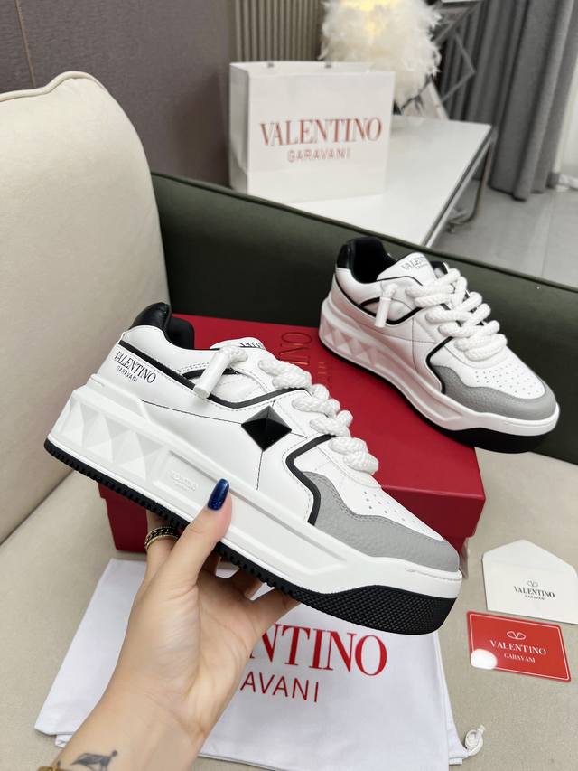 New H brand spring and summer new Giulia flat Kelly buckle slippers This summer