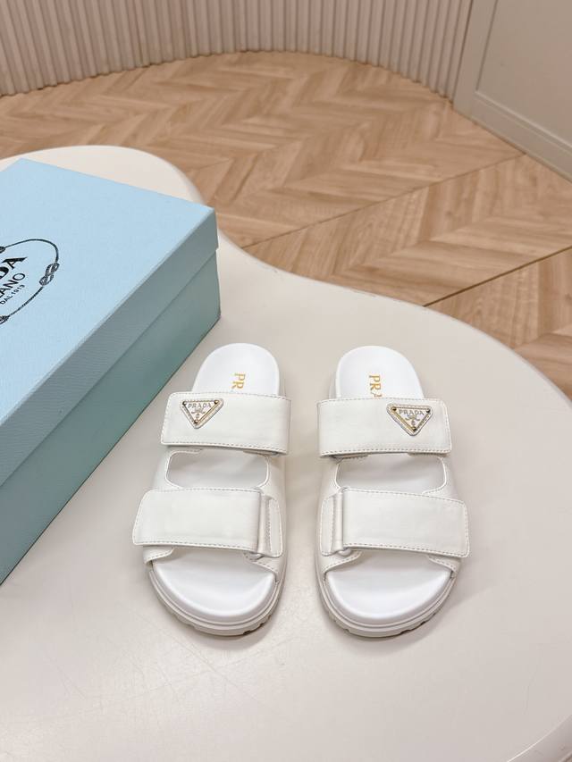 Factory price P Dio* New embroidered wedge high-heeled sandals are simple and el