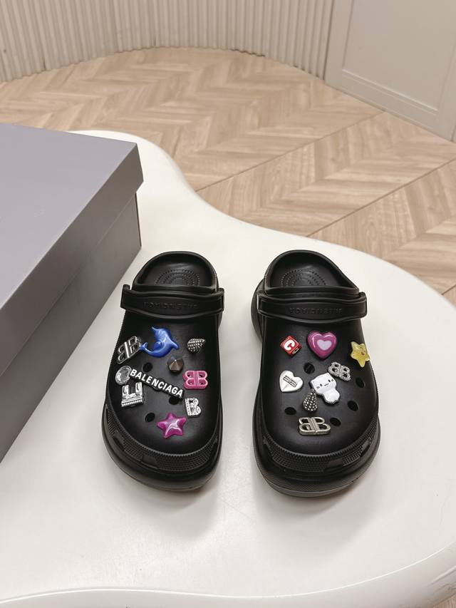 Factory price P Chanel catwalk slippers are completely original and one-to-one r