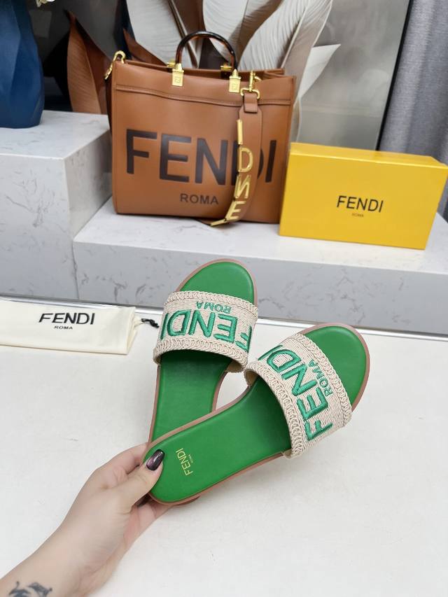 Celine's new spring and summer thick-soled sandals are another hit masterpiece a