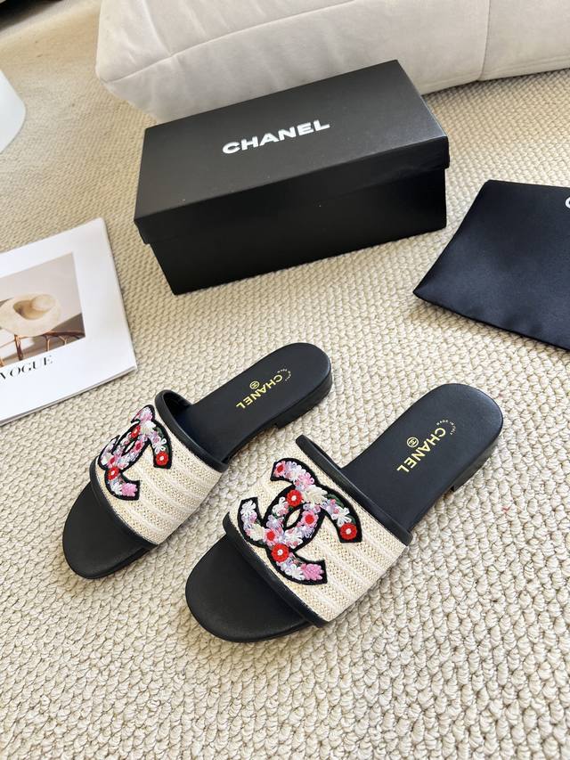 Toteme 25Ss New arrival low-heeled simple flip-flops Looks like a one-piece flip