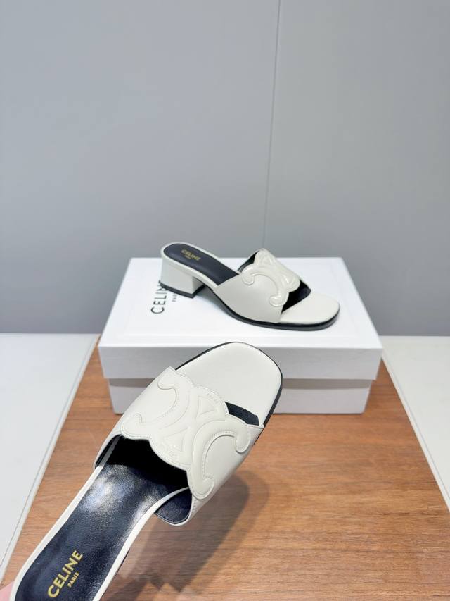 Gucci's latest D-shaped horsebit sandals are available at the counter. Top versi