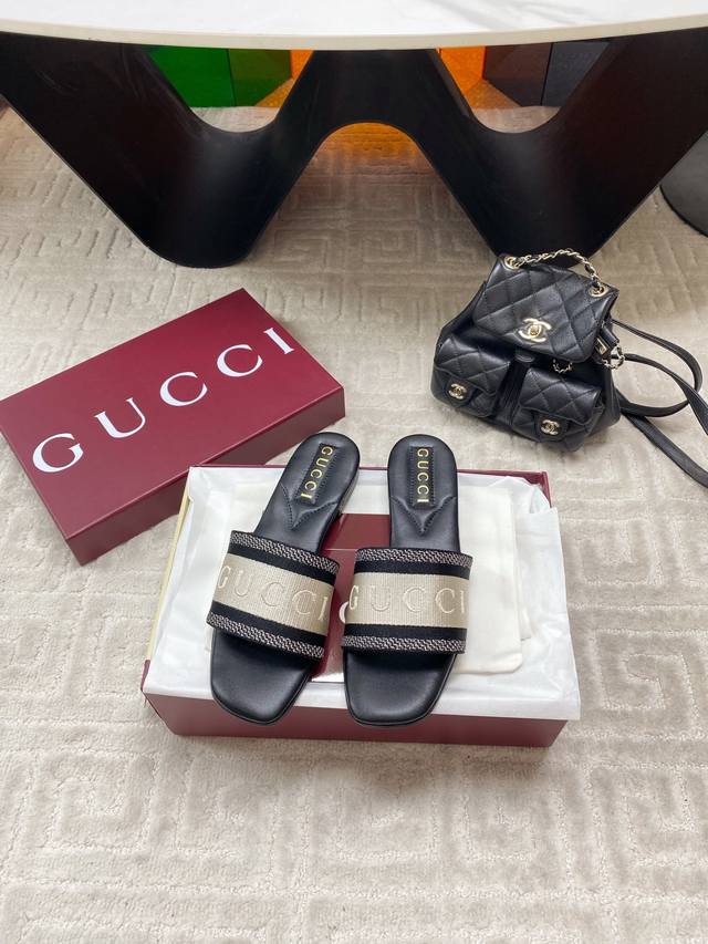 Gucci new women's large Gg platform slippers As the brand's iconic symbol, the l