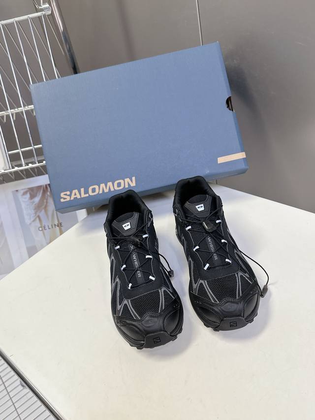 Price: C's Velcro sandals are top-notch counter quality and are a must-have clas